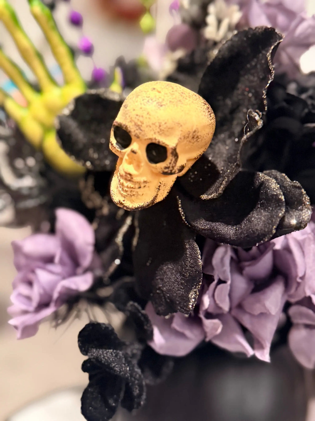 Tulu Prints & Designs Skull & Bones Halloween Bouquet in Black Pumpkin Vase - Seasonal & Holiday Decorations Home Decor